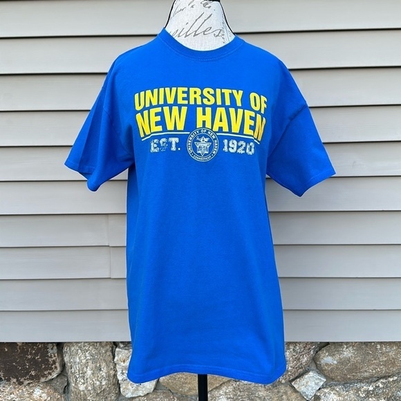 RARE NWOT GILDAN University of New Haven 100 Years of Success T-Shirt - Picture 1 of 12